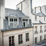 Charming & Bright Studio In Marais