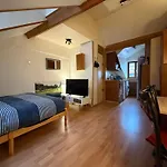 Charming & Bright Studio In Marais